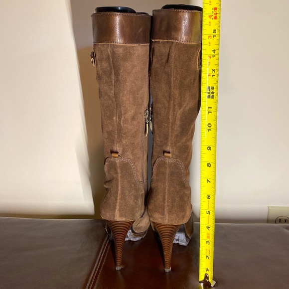 Guess brand, brown heeled boots. Size 8 1/2. - Picture 6 of 13